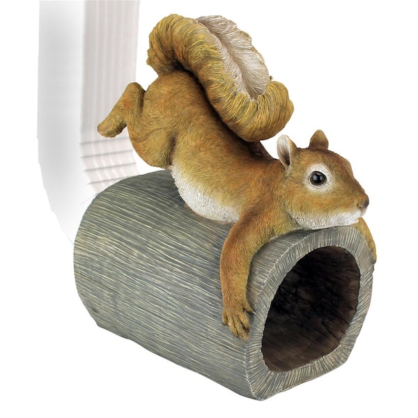 Design Toscano Crash the Squirrel Gutter Guardian Downspout Statue - QM2869000
