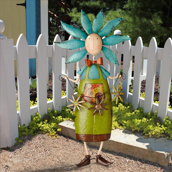 Design Toscano Flower Children Metal Garden Statue: Boy - FU71632