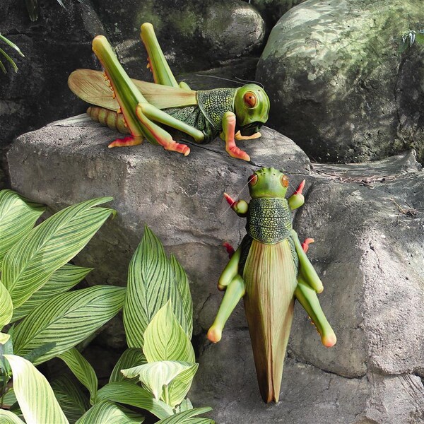 Design Toscano Ricochet the Grasshopper Statue: Set of Two - JQ97702