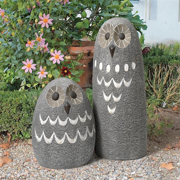 Design Toscano Ogling Outdoor Owls Garden Statues: Set of Two - FU983199