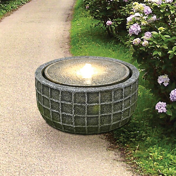 Design Toscano Stone Basket Bubbling Garden Fountain - DW197074