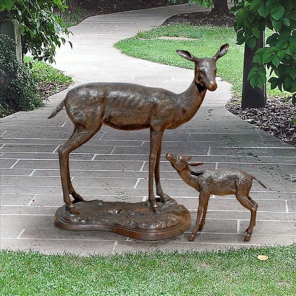 Design Toscano Standing Mother Doe and Baby Fawn Deer Bronze Garden Statue Set - AS9223681