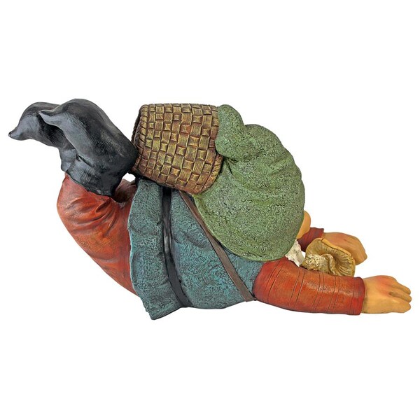 Design Toscano Clumsy Karl the Mushroom Hunter Gnome Statue - QM2477000