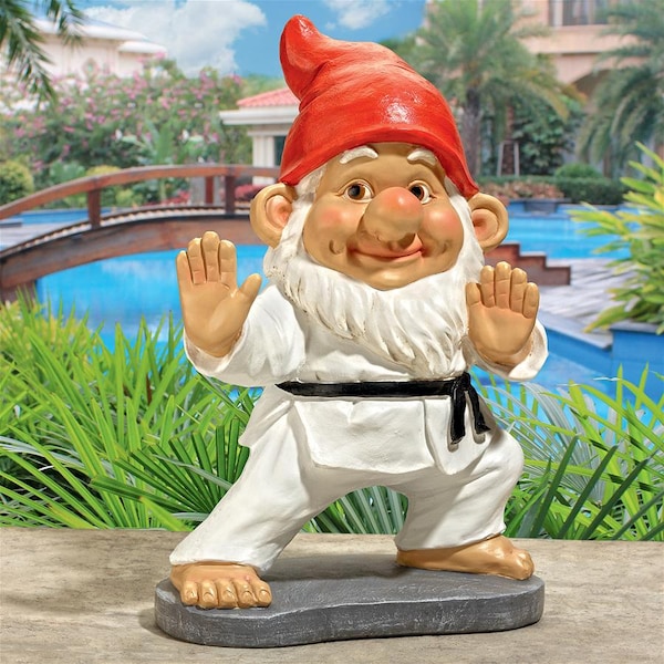 Design Toscano Karate Kobi Martial Arts Garden Gnome Statue - QM7511103