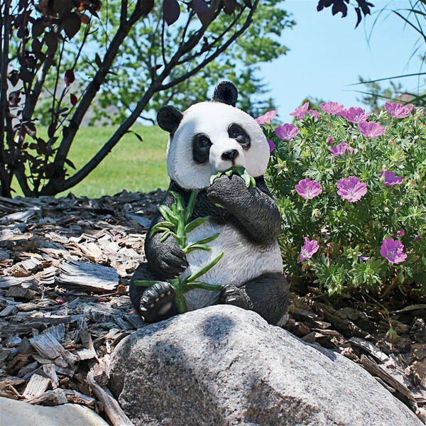 Design Toscano Bai Yun the Asian Panda Bear Statue - JQ10810