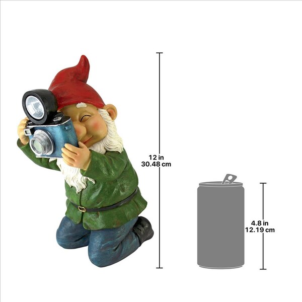 Design Toscano Smile For Me Solar Garden Gnome Statue - QM2779900