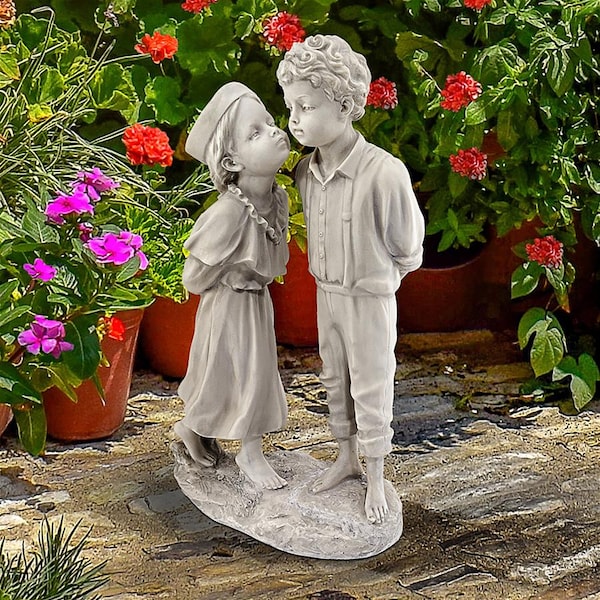 Design Toscano Love's First Kiss Children Garden Statue - KY032448