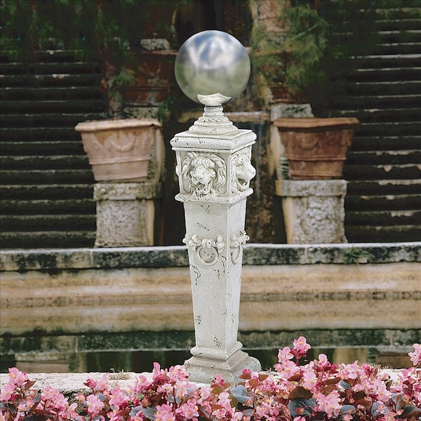 Design Toscano Lion Head Gazing Globe Garden Pillar Statue - EU1361