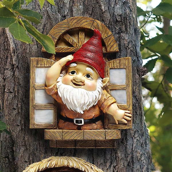 Design Toscano The Knothole Gnomes Garden Welcome Tree Sculpture: Window Gnome - QL4283