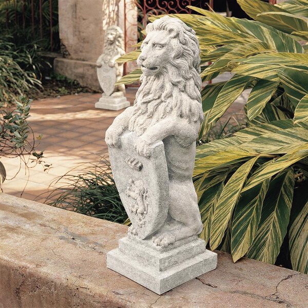 Design Toscano Beaumaris Castle Lion Sculpture - NG30842