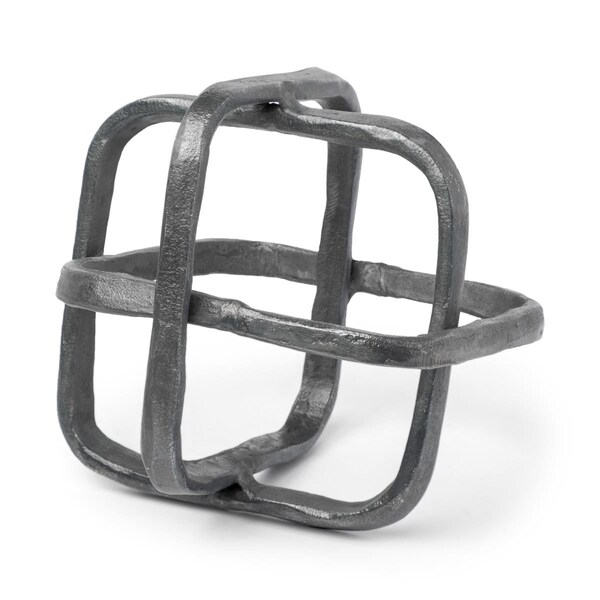 Homeroots 9 x 9 x 9 in. Silver Metal Cubed Shaped Link Sculpture - 392463