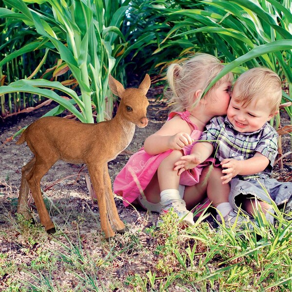 Design Toscano Foraging Fawn Baby Deer Garden Statue - JQ6097