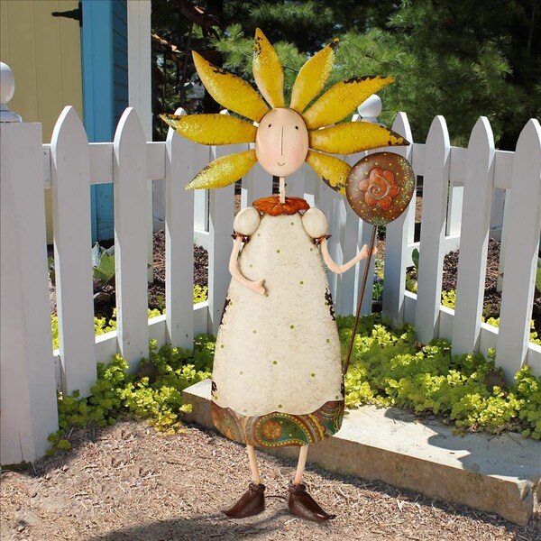 Design Toscano Flower Children Metal Garden Statue: Girl - FU71633