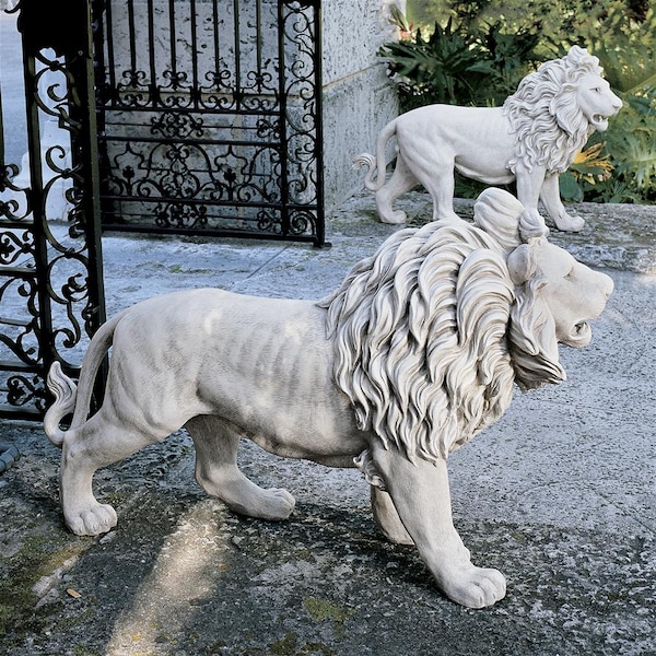 Design Toscano Regal Lion Sentinel of Grisham Manor Statue: Left Foot Forward - KY167