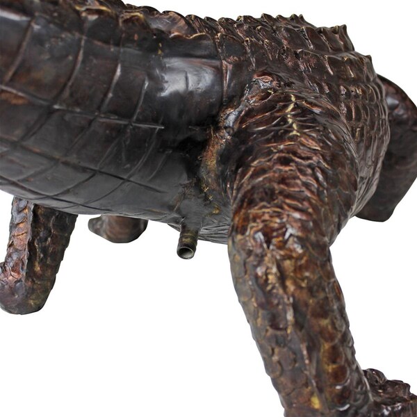 Design Toscano Gator on the Prowl: Spitting Bronze Alligator Garden Statue - SU1860