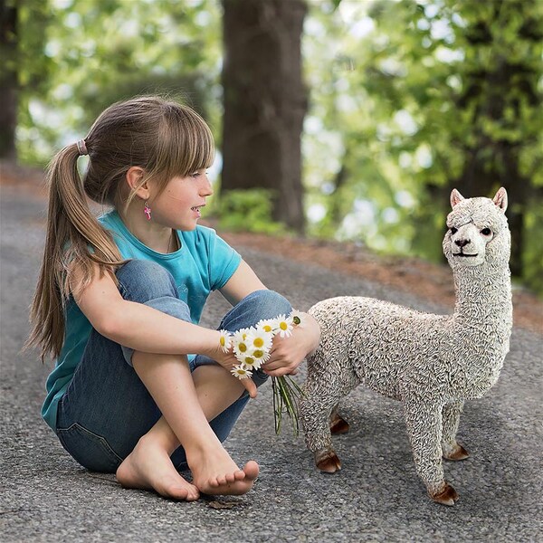 Design Toscano The Alpacalypse of Alpaca Garden Statues: Baby - QM2867400