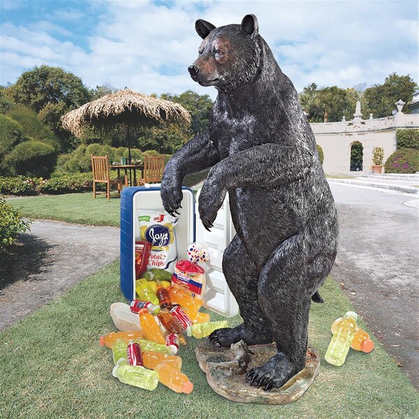 Design Toscano Fishing for Trouble Bear Statue: Grande - KY157