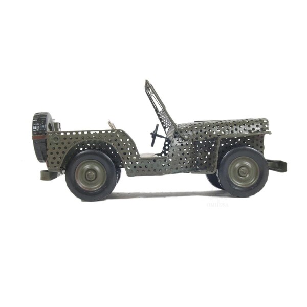 Homeroots C1945 Willys CJ-2A Overland Jeep Sculpture - 401160