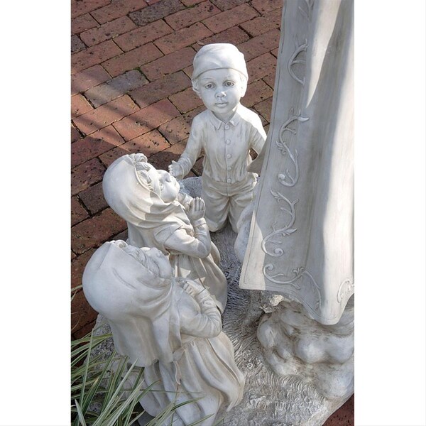 Design Toscano Our Lady of Fatima Grand Scale Sculpture - EU7101