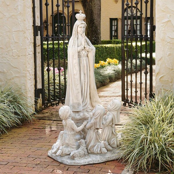 Design Toscano Our Lady of Fatima Grand Scale Sculpture - EU7101