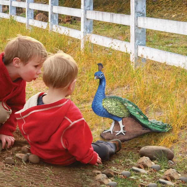 Design Toscano The Regal Peacock Garden Statue: Medium - DB383117