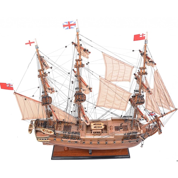 Homeroots HMS Surprise Sculptures 8.25 x 27.5 x 26.75 in. - 366190