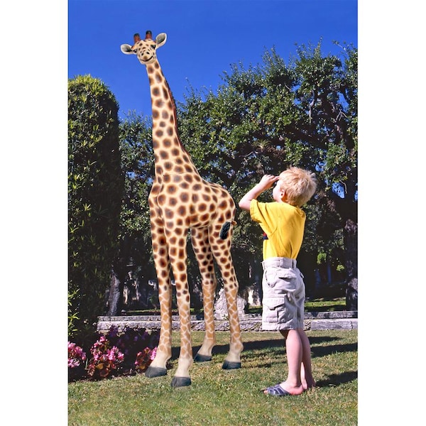 Design Toscano Mombasa, the Garden Giraffe Statue - NG31777