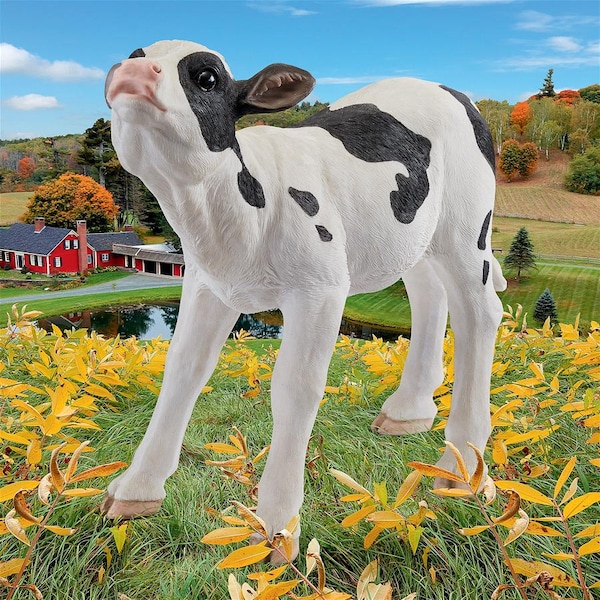 Design Toscano Clarabelle the Cow Farm Animal Statue - JQ5999