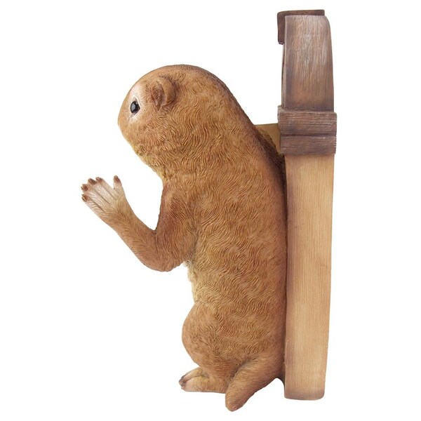 Design Toscano Garden Greetings Squirrel Welcome Tree House Door Sculpture - QM2673800