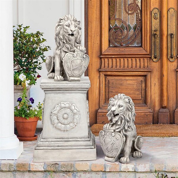 Design Toscano Roaring Beasts of Castello di Rocca Lion Sentinel Statues: Set of Two - LY937288