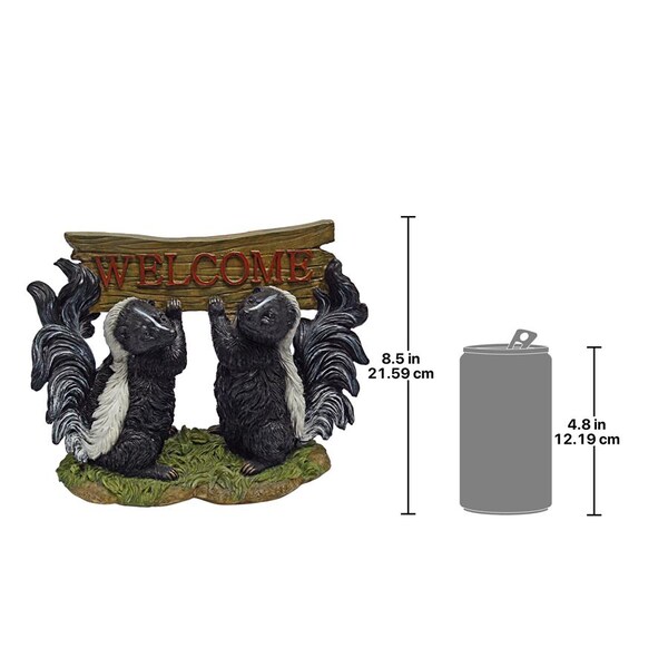 Design Toscano Something is in the Air Skunk Welcome Statue - QL57090