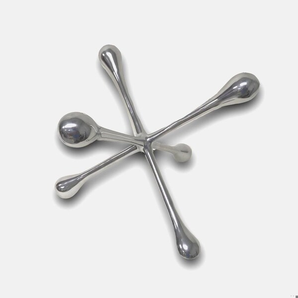 Homeroots 12 x 12 x 9 in. Silver Cantillo Extra Large Decorative Jack Sculpture - 354763
