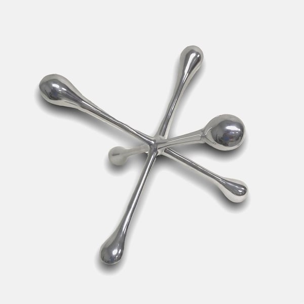 Homeroots 12 x 12 x 9 in. Silver Cantillo Extra Large Decorative Jack Sculpture - 354763