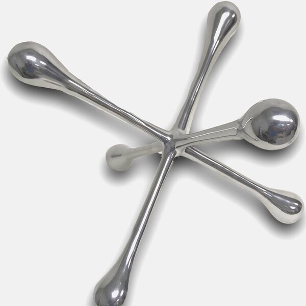 Homeroots 12 x 12 x 9 in. Silver Cantillo Extra Large Decorative Jack Sculpture - 354763