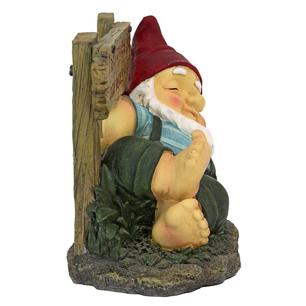 Design Toscano Irving Gnomlin Resting on His Laurels Garden Gnome Statue - QL306802