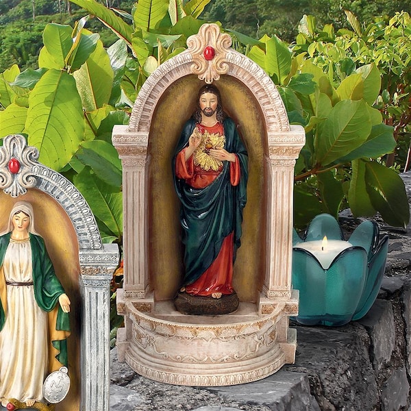 Design Toscano Sacred Heart of Jesus Italian-Style Font Statue - QS282313
