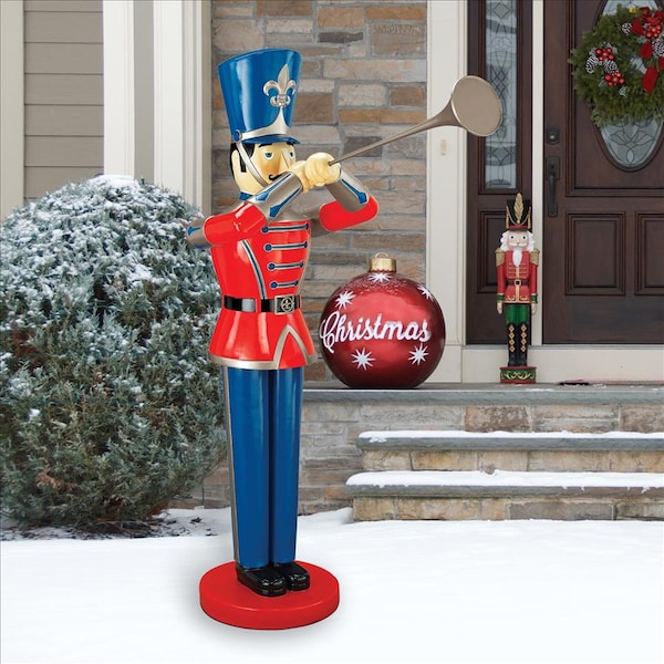 Design Toscano Giant Trumpeting Soldier Statue - NE140008