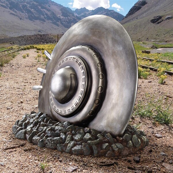 Design Toscano Crash Landing Flying Saucer Alien Spacecraft Statue - KY71188