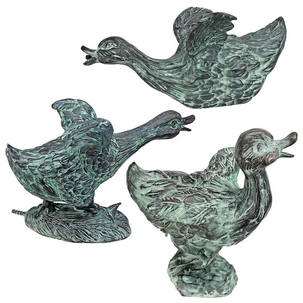 Design Toscano Lindell Pond Bronze Ducks Spitting Garden Statues: Set of 3 - SU90015