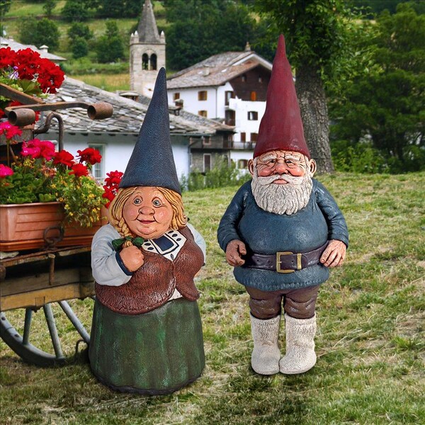 Design Toscano Mother Dagmar & Father Friedmann Garden Gnome Statue Set - NE980161