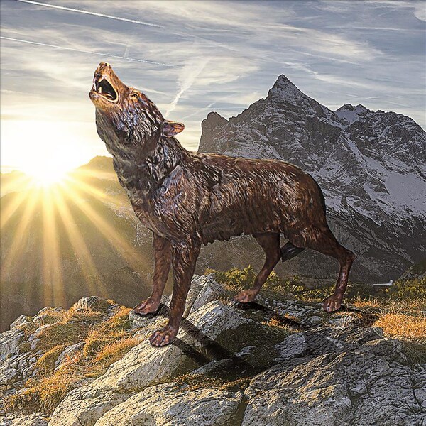 Design Toscano The Howl of the Wild Wolf Cast Bronze Garden Statue - KW94082