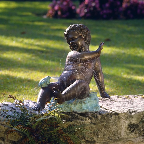 Design Toscano Child's Splashy Surprise: Spitting Frog Garden Statue - SU2063