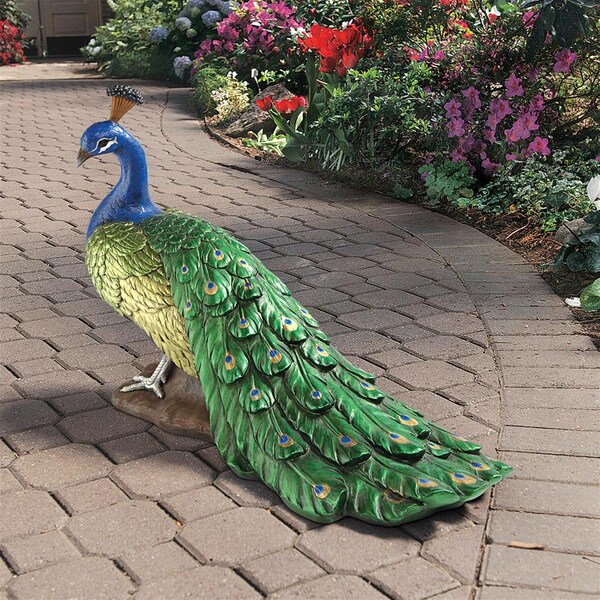 Design Toscano The Regal Peacock Garden Sculpture: Large - DB20191