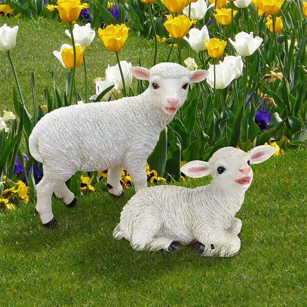 Design Toscano Yorkshire Lamb Garden Statues: Sitting Lamb & Standing Lamb - QL957573