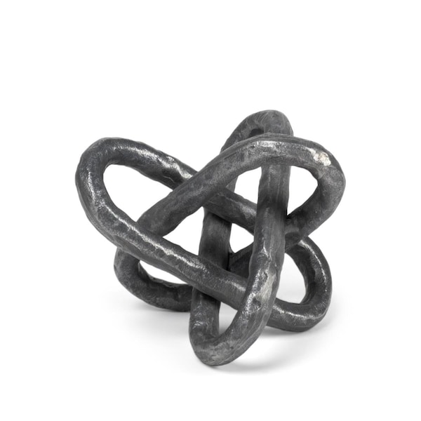 Palacedesigns Petite Silver Metal Chain Link Sculpture - PA3099318
