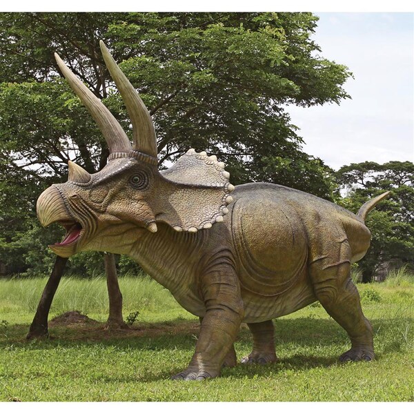 Design Toscano Giant Charging Titan Triceratops Dinosaur Statue - NE140098