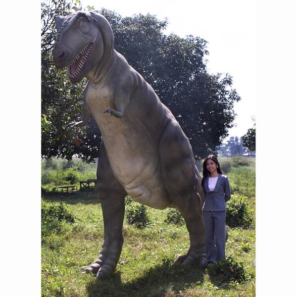 Design Toscano The Jurassic-Sized T-Rex Dinosaur Statue - NE80126