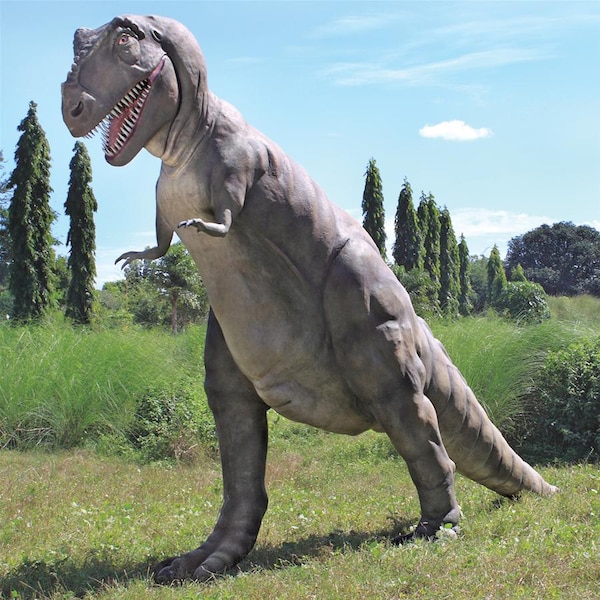 Design Toscano The Jurassic-Sized T-Rex Dinosaur Statue - NE80126