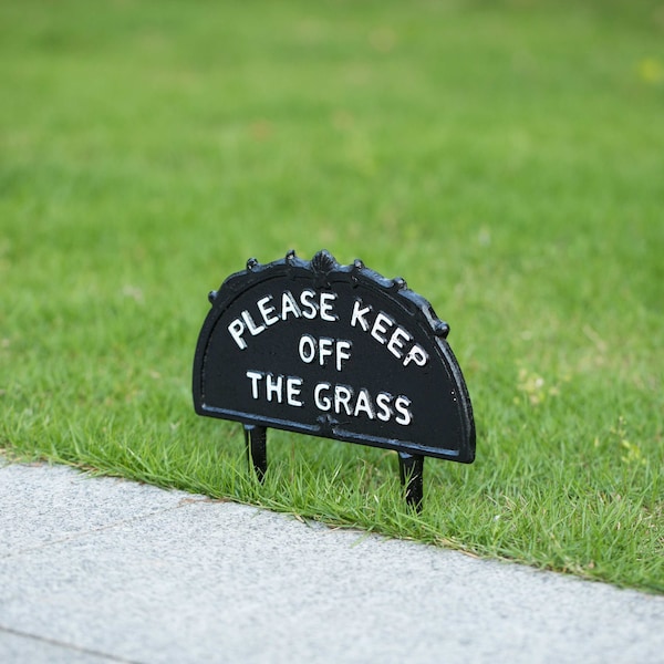 Gardenised Decorative Please Keep Off The Grass Post, Outdoor Warning Ground Cast Iron Stake, Black - QI004531