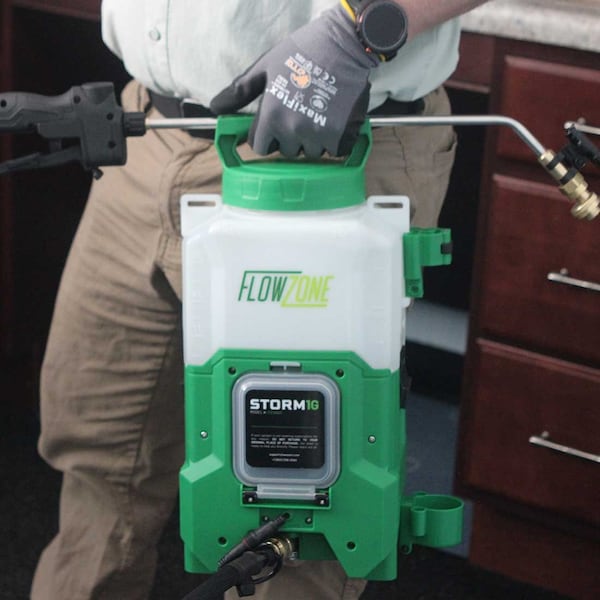 Flowzone 1-Gallon Handheld/Shoulder Strap Plastic, 4-ft. L Hose, 60 psi Max - FZVAQO